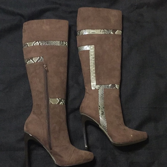 NWOB Izabella Rue's Xana Boots - Picture 2 of 8
